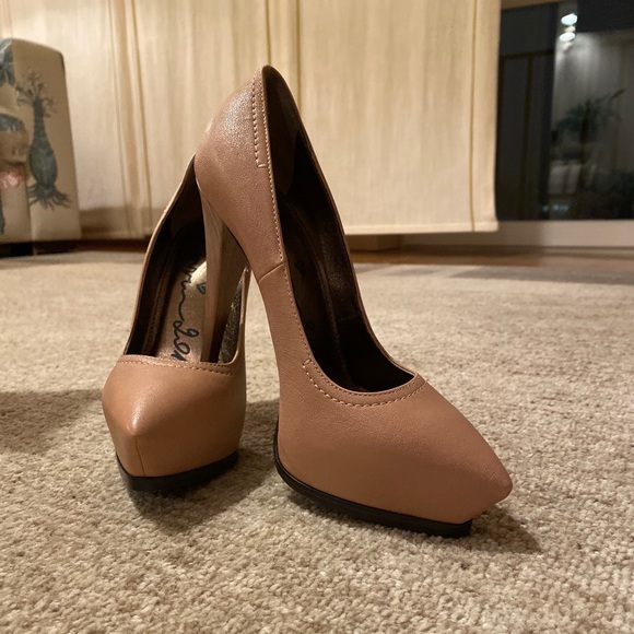 Lanvin nude pumps - Picture 2 of 3